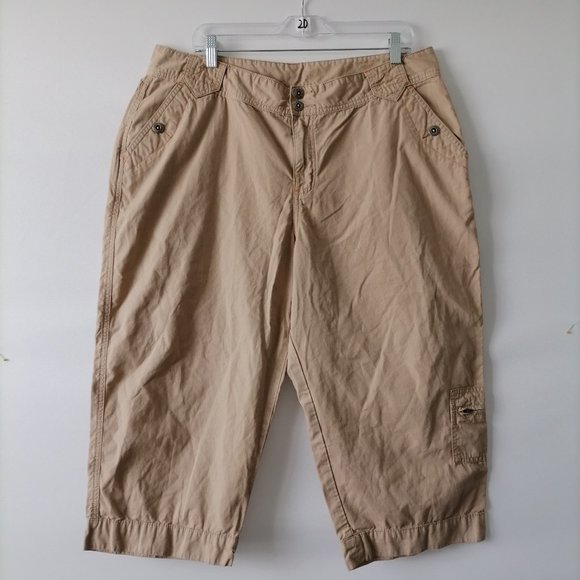 VF Jeanswear Women's Beige Capris Size 16WM - Picture 1 of 5